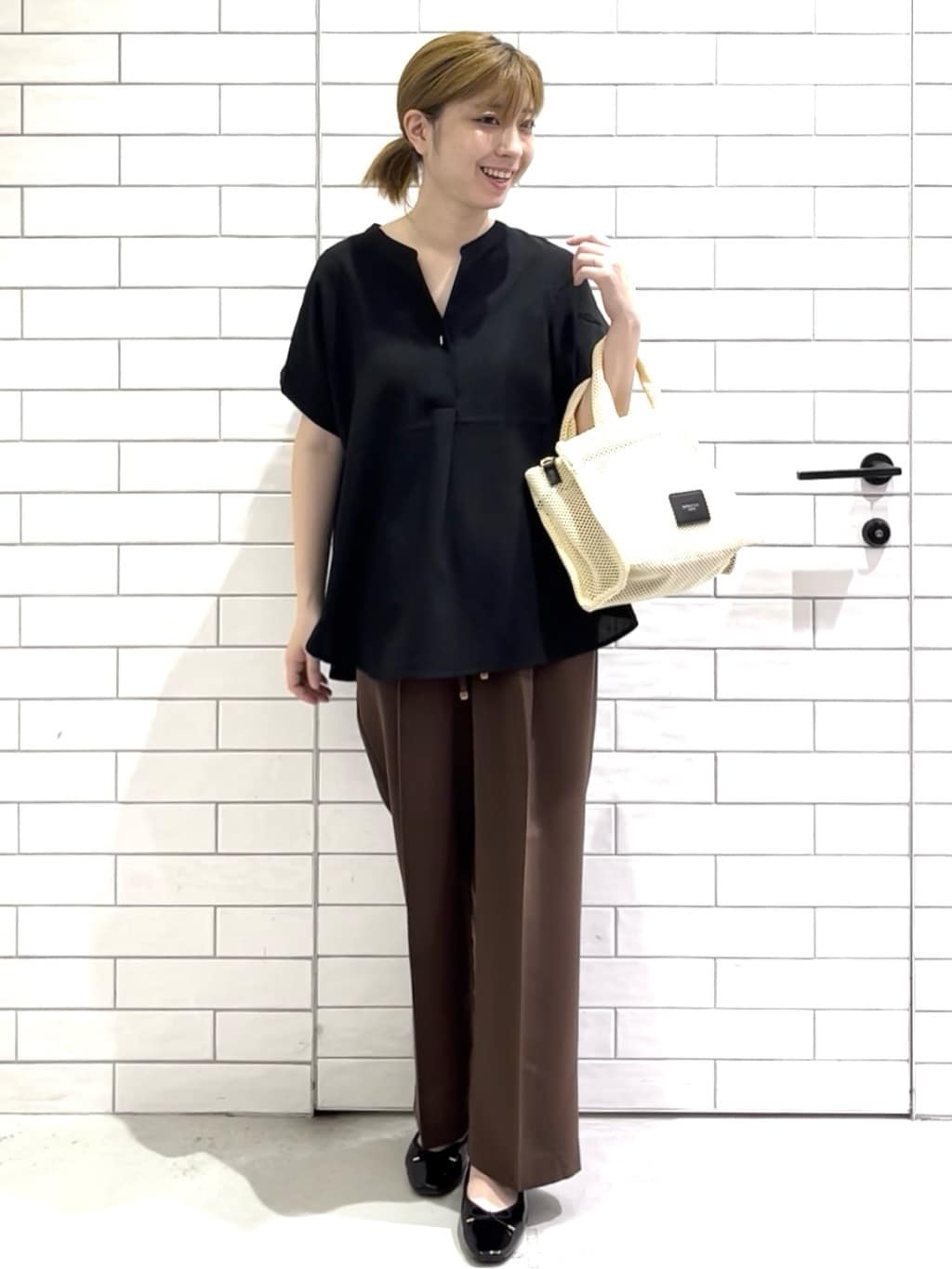 しおりさんの「OPAQUE.CLIP｜《7色展開／SS-LLサイズ》ストレッチスキッパーブラウス／セットアップ対応【洗濯機洗い可／防シワ】」を使ったコーディネート