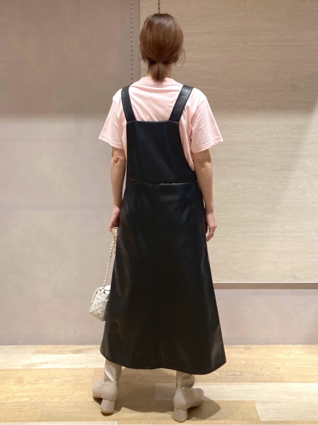 たけねぇさんの「OPAQUE.CLIP｜レザー調フレアジャンスカ【洗える】」を使ったコーディネート