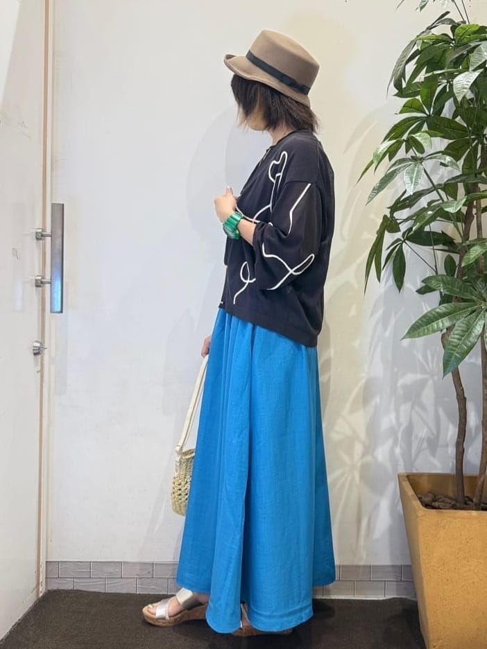 misakiさんの「SHOO･LA･RUE｜ニュアンスデザインがこなれ見え 刺繍デザイン シアーカーディガン」を使ったコーディネート