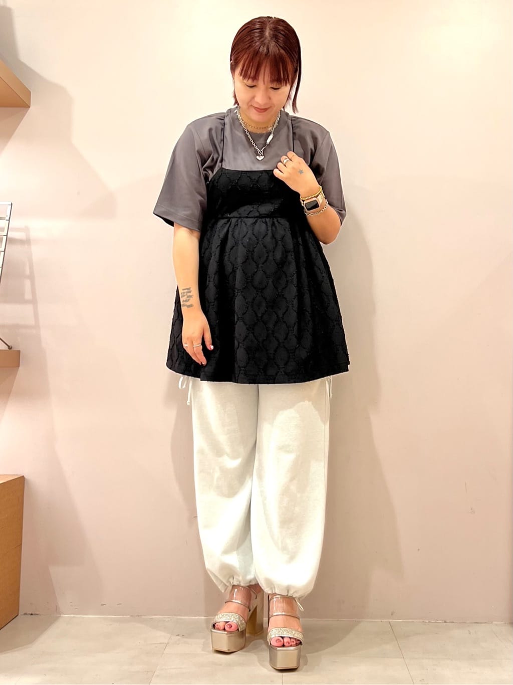 TAKAさんの「ESPERANZA｜【ラク盛り／サンダル】リピーター続出／脚長美脚　ミュールサンダル」を使ったコーディネート