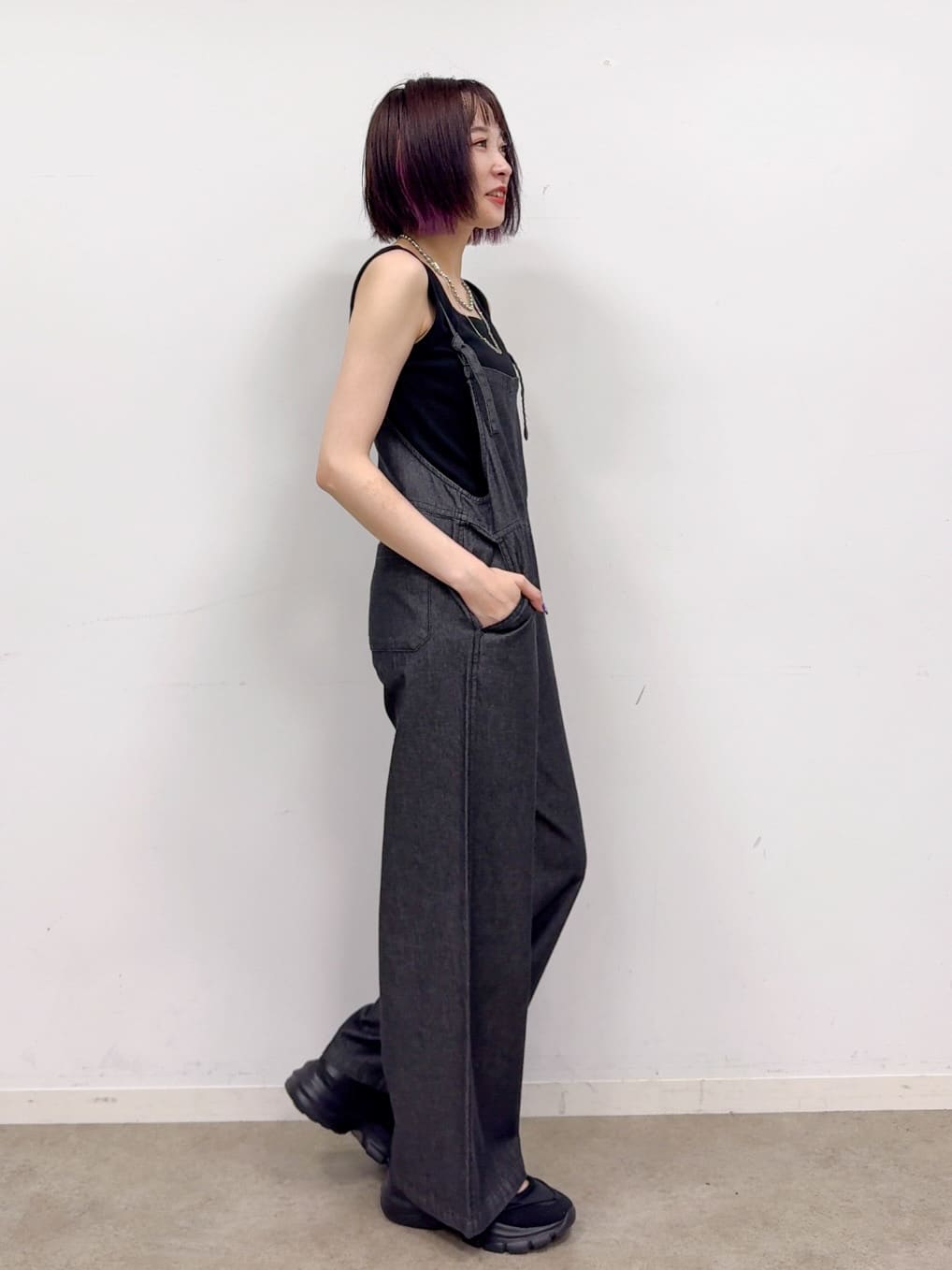 𝐜𝐡𝐢𝐤𝐚さんの「SHOO･LA･RUE｜大人のシアー感 ラメが華やかな楊柳ポンチョシャツ」を使ったコーディネート