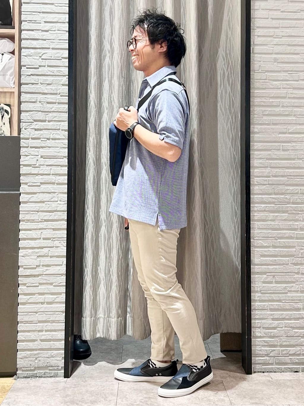 KENJI Iさんの「THE SHOP TK｜切替ボディバッグ」を使ったコーディネート