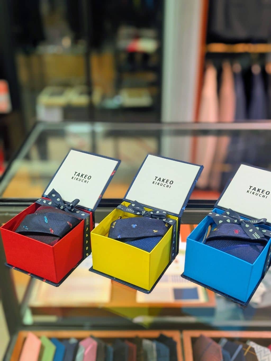 yasuさんの「TAKEO KIKUCHI｜【BOXセット】クラシックシャドーストライプ ネクタイ＆タイバー」を使ったコーディネート