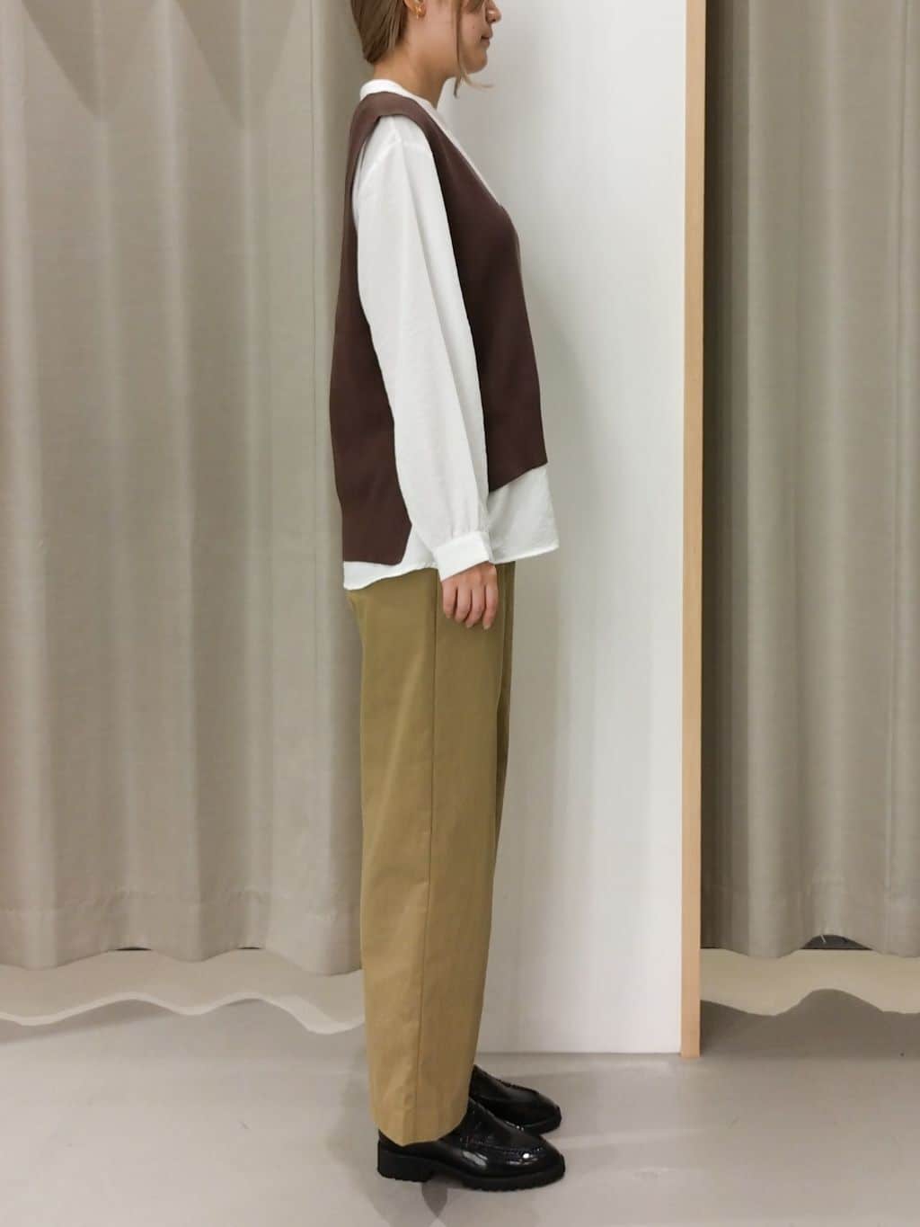 ミリさんの「THE SHOP TK｜【春まで着られる】ニットベスト＆ブラウスセット/洗濯機OK」を使ったコーディネート