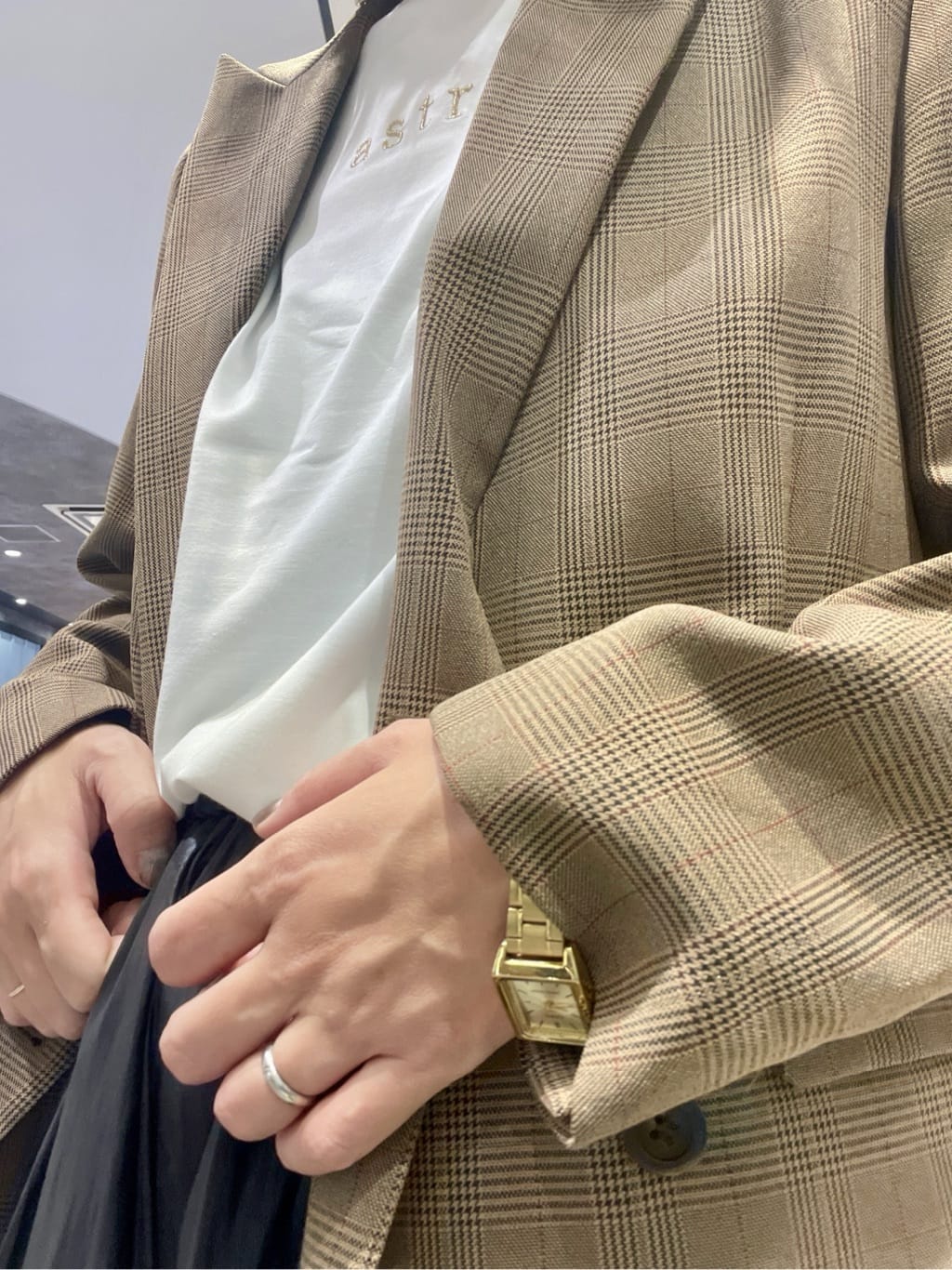 あいさんの「OPAQUE.CLIP｜メタリック刺繍ロゴTシャツ【接触冷感／洗濯機洗い可】」を使ったコーディネート