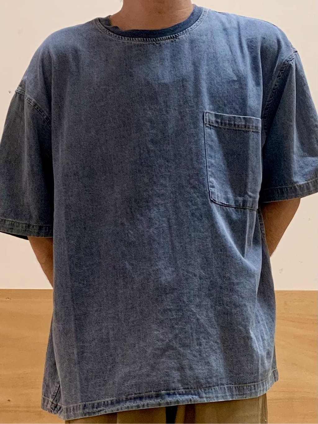 MATUさんの「THE SHOP TK｜ライトデニム半袖Tシャツ【洗濯機OK】」を使ったコーディネート