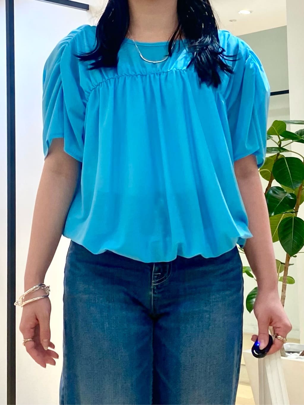 misakiさんの「INDIVI｜【洗える／体型カバー】シャーリングシアートップス」を使ったコーディネート