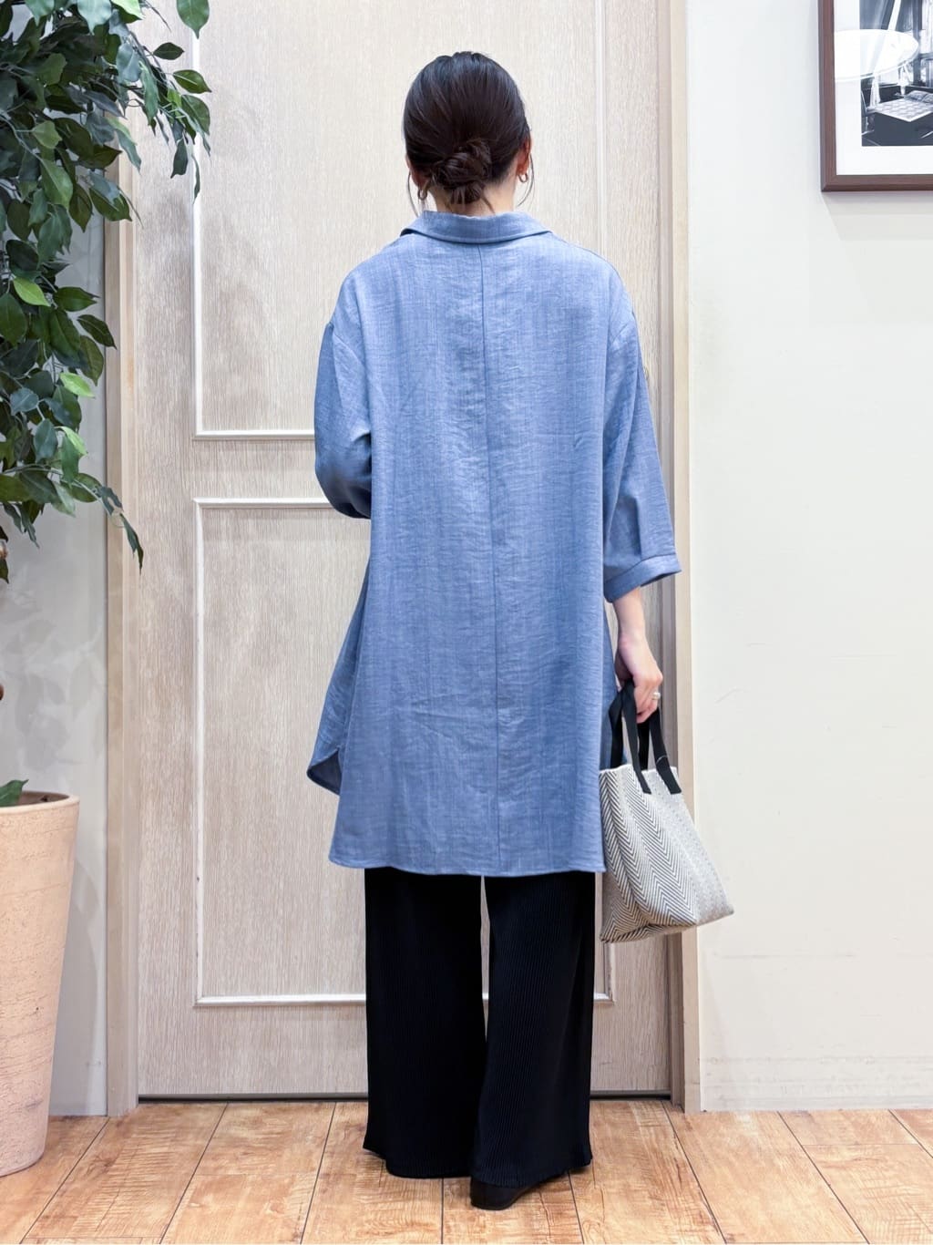 なみさんの「SHOO･LA･RUE｜【S-LL/体型カバー】さらっとしたタッチが魅力 デニムライクチュニック」を使ったコーディネート