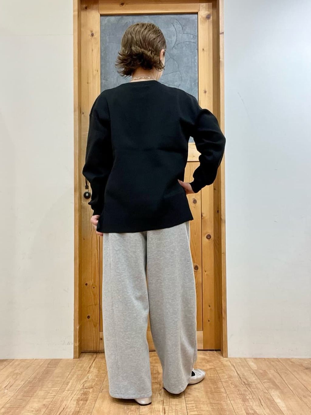 ゆみさんの「SHOO･LA･RUE｜ダンボールスウェットカーブパンツ」を使ったコーディネート