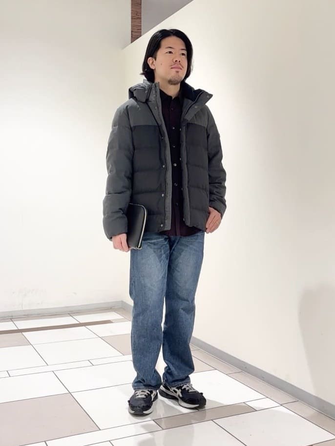 及川さんの「TAKEO KIKUCHI｜カラーコンビ ダウンブルゾン」を使ったコーディネート
