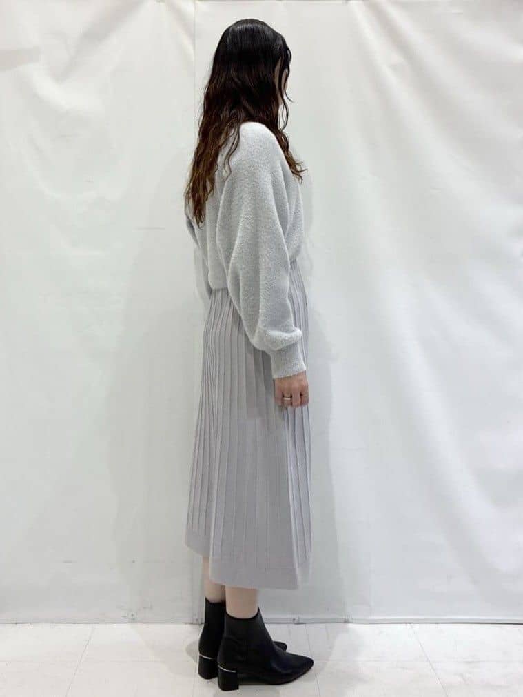 komaさんの「OPAQUE.CLIP｜ラメフェザープルオーバーセット ニットワンピース【洗濯機OK】《XS～LL》」を使ったコーディネート