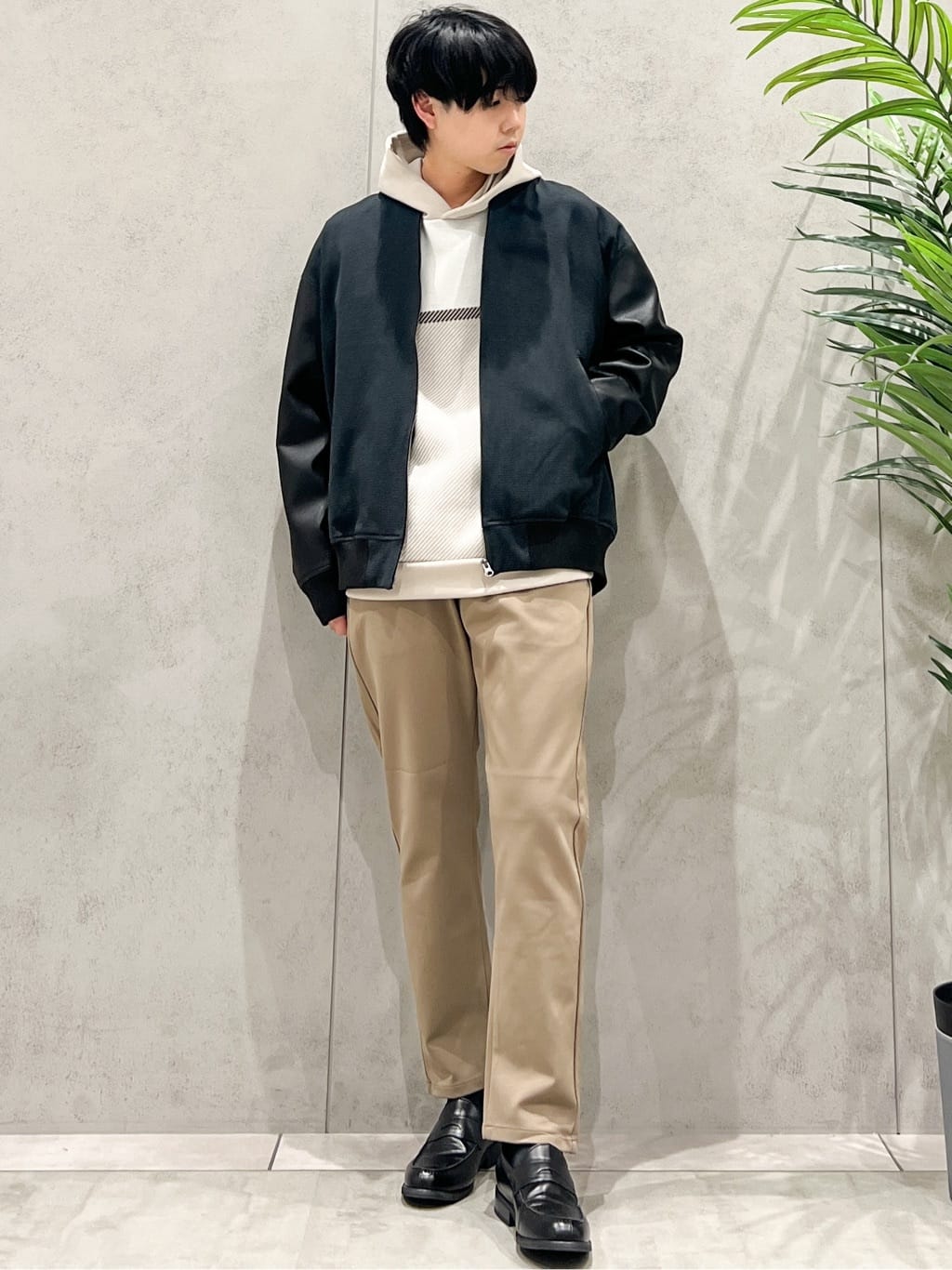 SHI-MAさんの「THE SHOP TK｜【1ランク上の大人カジュアルに】異素材コンビ リブブルゾン」を使ったコーディネート