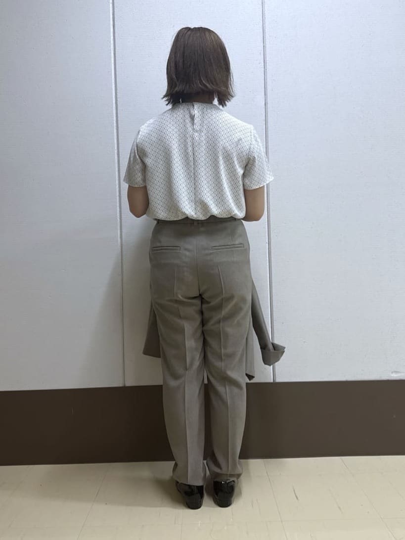Rikoさんの「INDIVI｜【UVケア】モノグラム ボウタイデザインブラウス」を使ったコーディネート