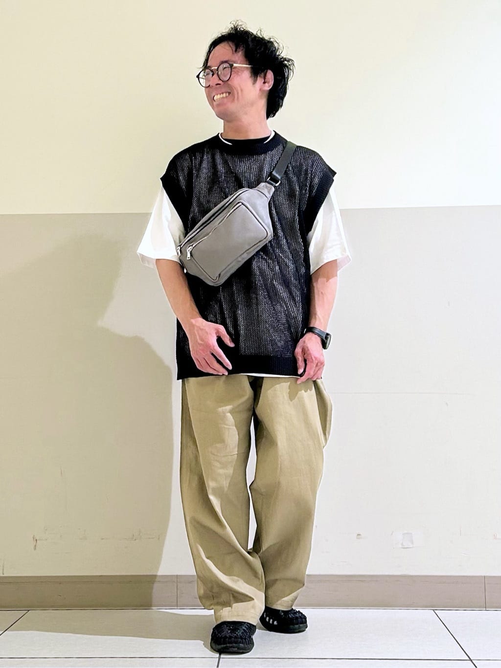 KENJI Iさんの「THE SHOP TK｜ツイルチノワイドパンツ」を使ったコーディネート