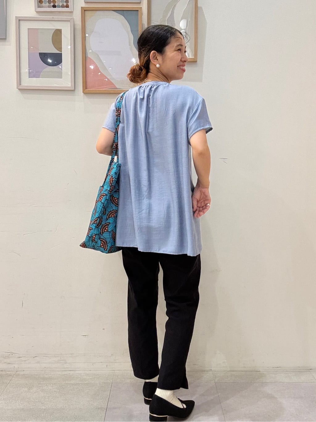 たけぴさんの「SHOO･LA･RUE｜【S-LL/ひんやり】インせず決まる タックプリーツシャツ」を使ったコーディネート