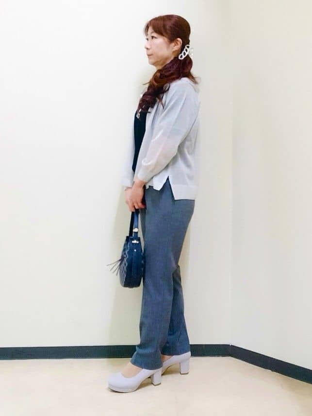 花さんの「Reflect｜【寒暖差対策に◎／手洗い可／旅行や通勤に】フード付きシアーカーディガン」を使ったコーディネート