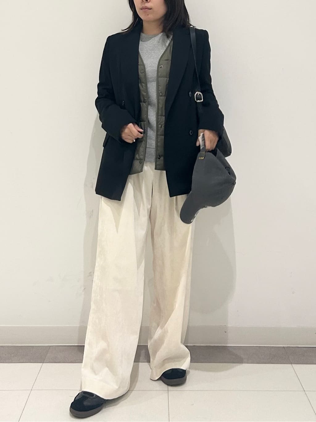 とりみさんの「DRESSTERIOR｜ラグランスリーブコットンプルオーバー」を使ったコーディネート