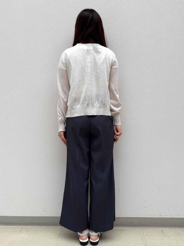 mihaさんの「index｜《7色展開／XS-LLサイズ》ビジューボタンクルーネックカーディガン【洗濯機洗い可】」を使ったコーディネート