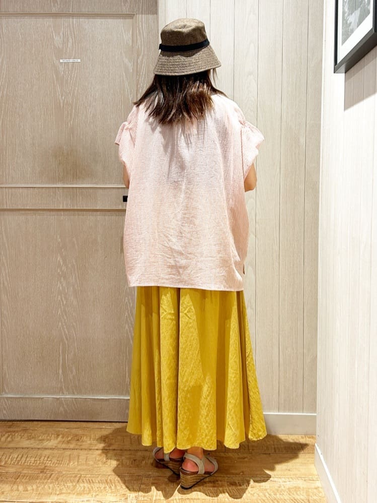 yukaさんの「SHOO･LA･RUE｜【S-LL】さらシャリコットン 上品なシアー感のデザインシャツ」を使ったコーディネート