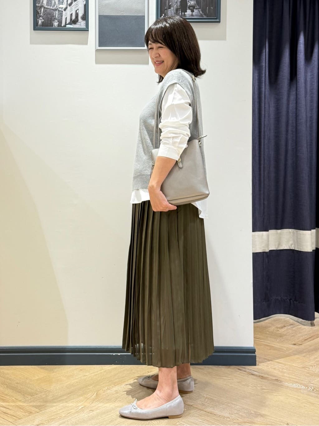 Lilyさんの「grove｜【洗える】ひらりとゆれる　上品プリーツスカート」を使ったコーディネート