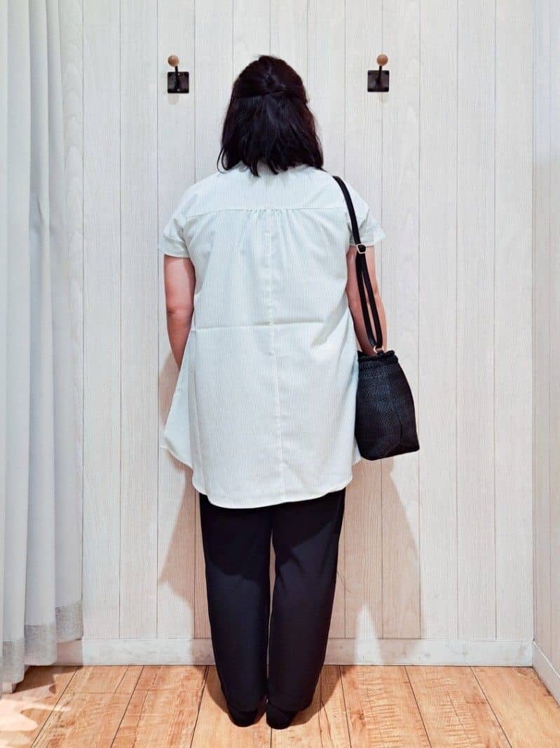 kotomiさんの「SHOO･LA･RUE｜【S-LL/ひんやり/体型カバー】サッカーストライプ Aラインチュニックブラウス」を使ったコーディネート
