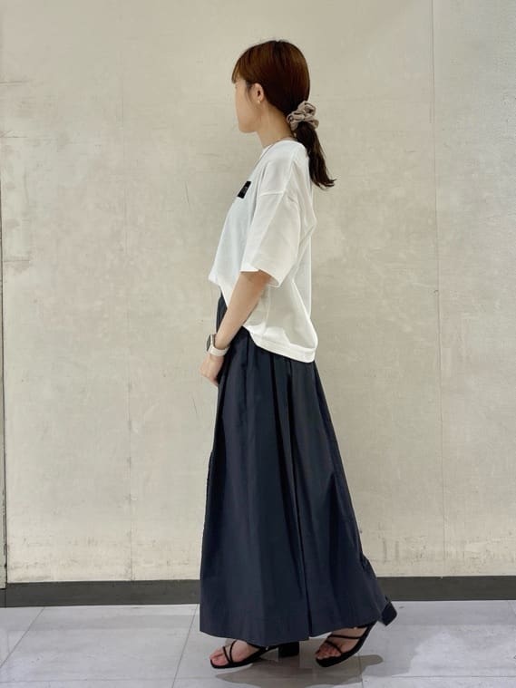 kyokaさんの「UNTITLED｜【コットン100/ゆったり/ショート丈/洗える】ベロアロゴTシャツ」を使ったコーディネート