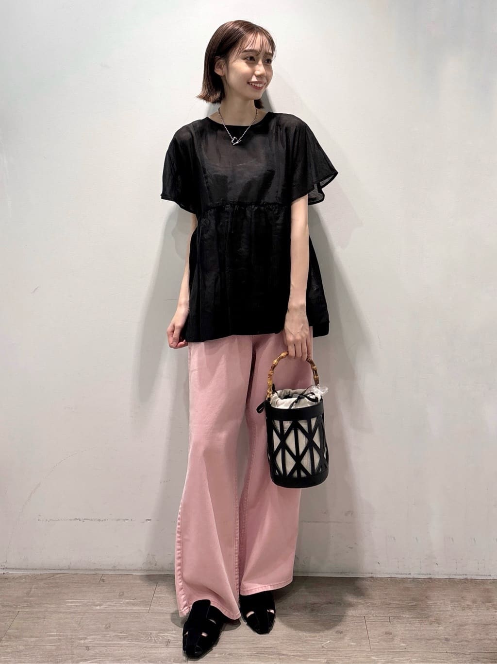 ぶまりんさんの「OPAQUE.CLIP｜麻混シアーペプラムブラウス【洗濯機洗い可】」を使ったコーディネート