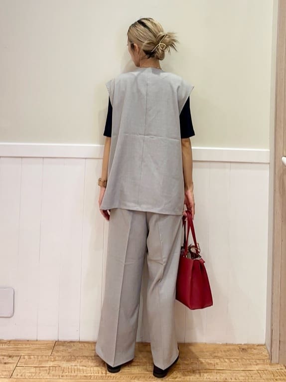 みりのさんの「SHOO･LA･RUE｜【S-LL/セットアップ可/洗濯後しわになりにくい】ダブルベスト」を使ったコーディネート