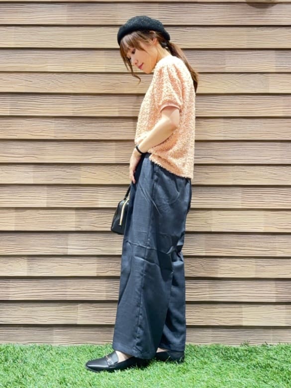 himiさんの「SHOO･LA･RUE｜【S-LL】大人も着やすい愛らしさ リボンヤーン半袖トップス」を使ったコーディネート