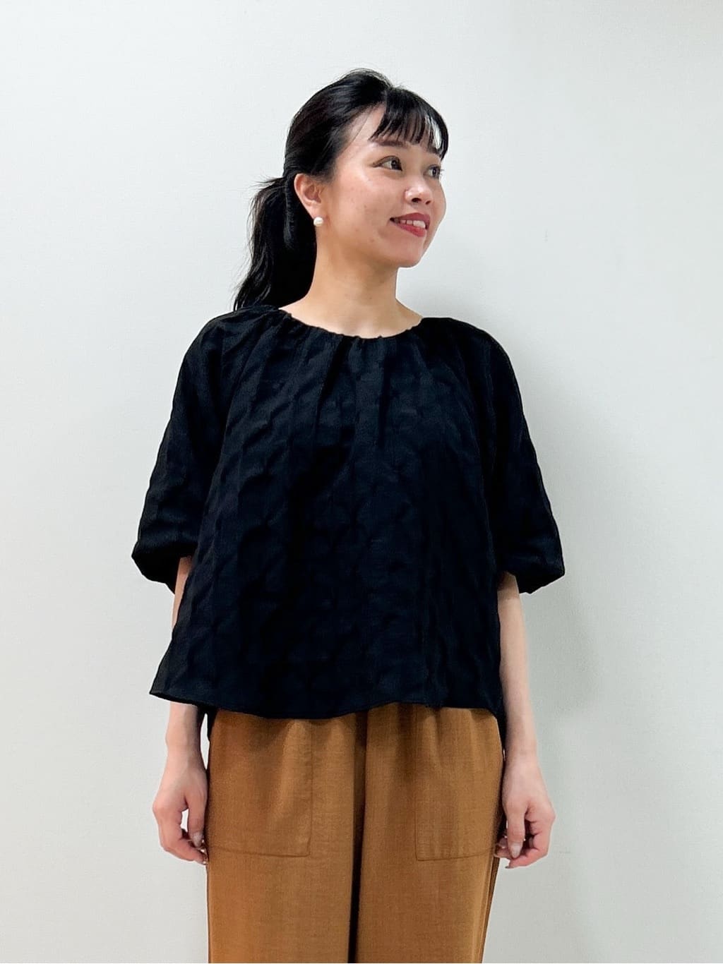Kaiさんの「Dessin｜【洗える／五分袖】バルーンスリーブジャガードブラウス」を使ったコーディネート