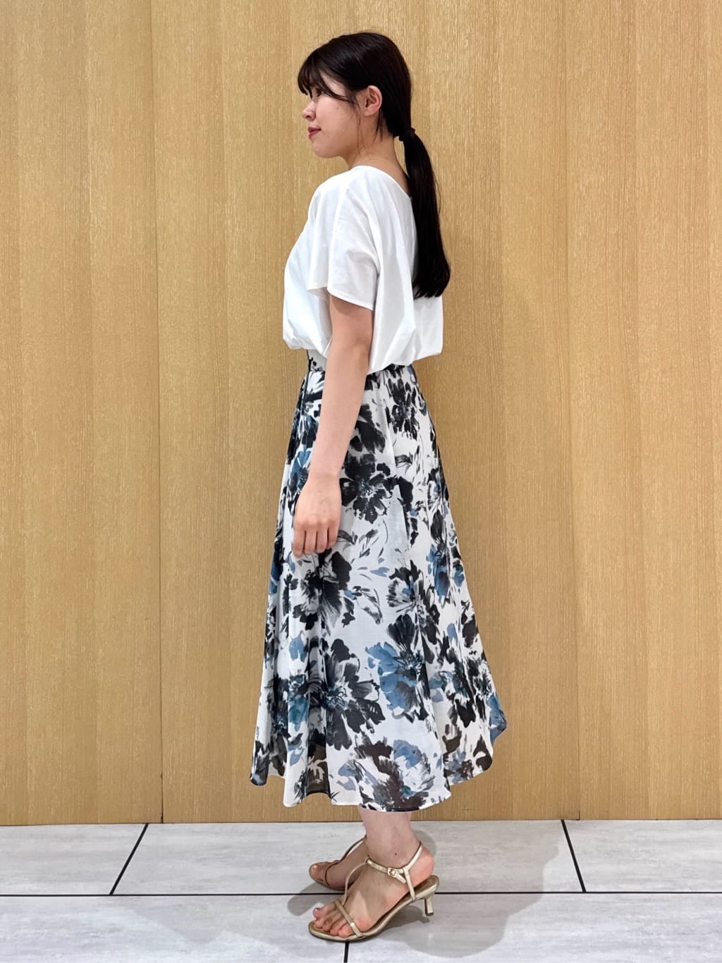 nanaさんの「UNTITLED｜【接触冷感/洗える】Vネックコットンプルオーバー」を使ったコーディネート