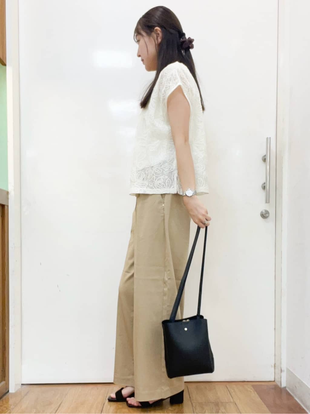 sakiさんの「SHOO･LA･RUE｜【2点セット】刺繍レーストップス」を使ったコーディネート