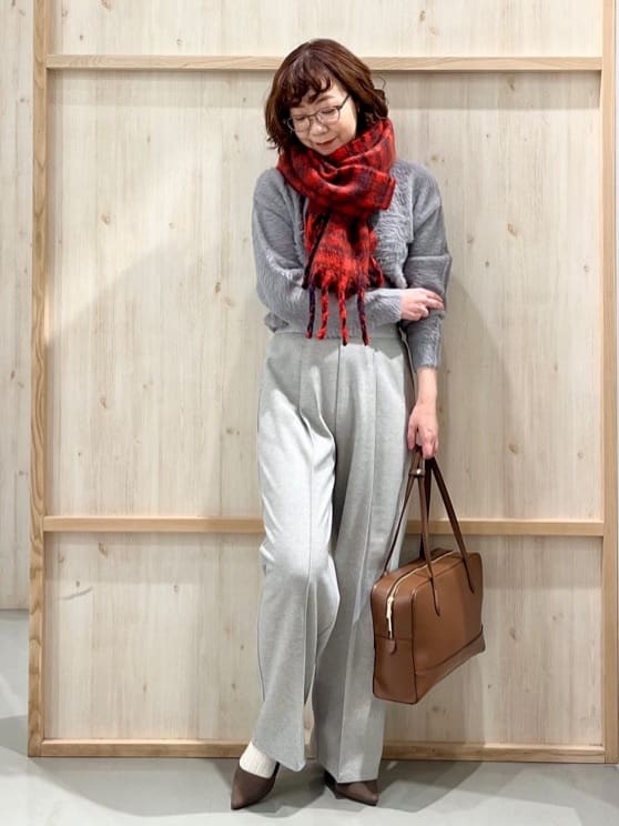 nakoさんの「THE SHOP TK｜【華やかで柔らか】ふわふわフェザーニット/洗える・前後2WAY」を使ったコーディネート