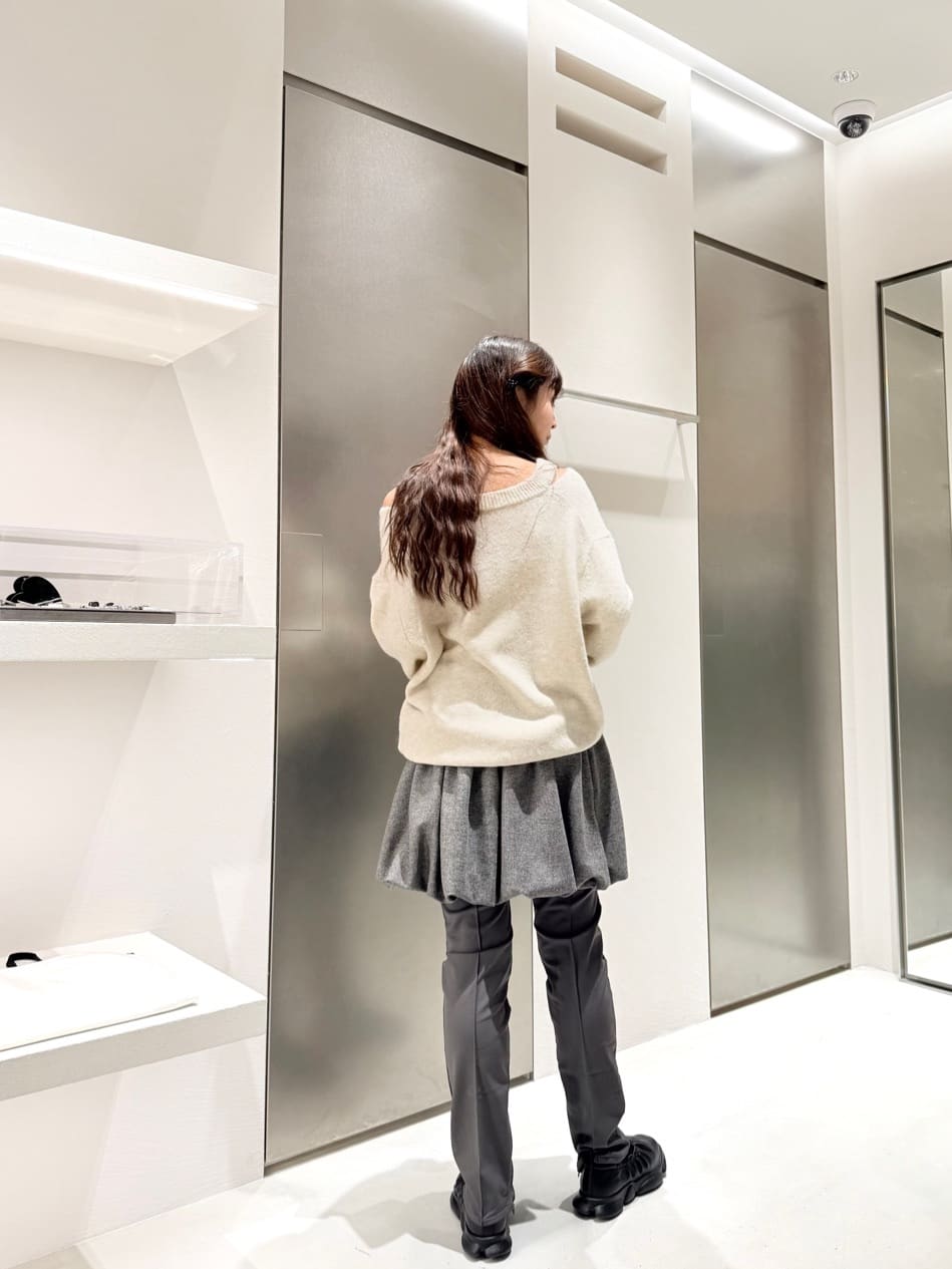 kanamiさんの「CODE A｜tweed balloon mini skirt」を使ったコーディネート