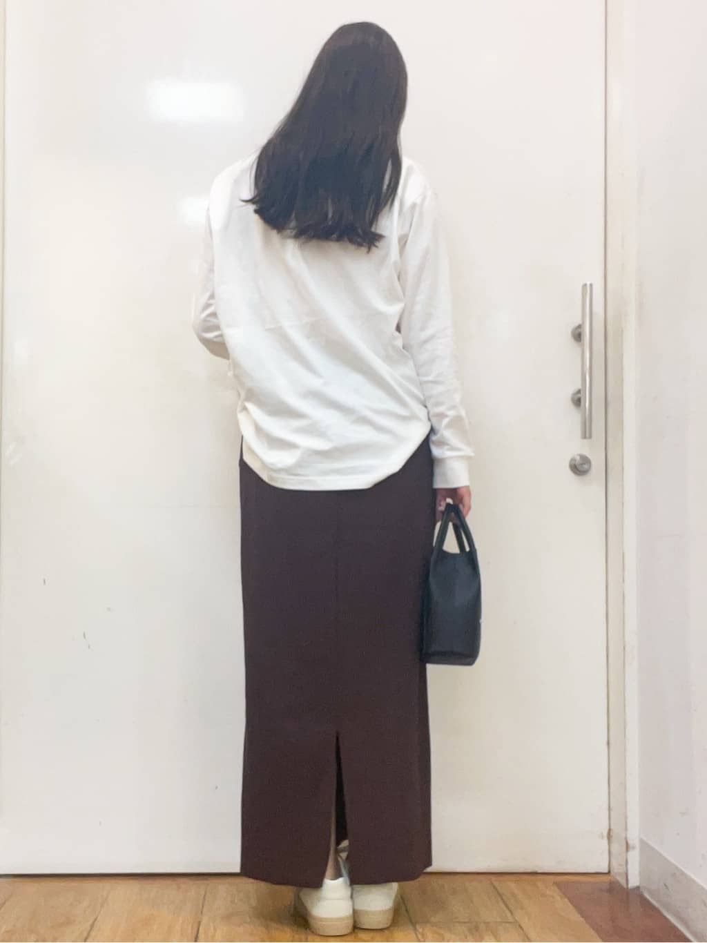 sakiさんの「SHOO･LA･RUE｜グラフィックアソート ベーシックロンT」を使ったコーディネート