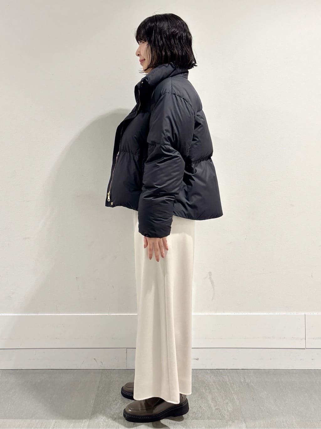 モエカさんの「UNTITLED｜【8色展開／コンパクト丈】レーヨン混 コクーンニット」を使ったコーディネート