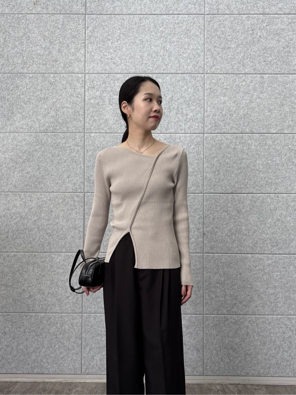 ひなさんの「INDIVI｜Comfy SET UP｜イージーストレートワイドパンツ【セットアップ対応／通勤/カセット服】」を使ったコーディネート