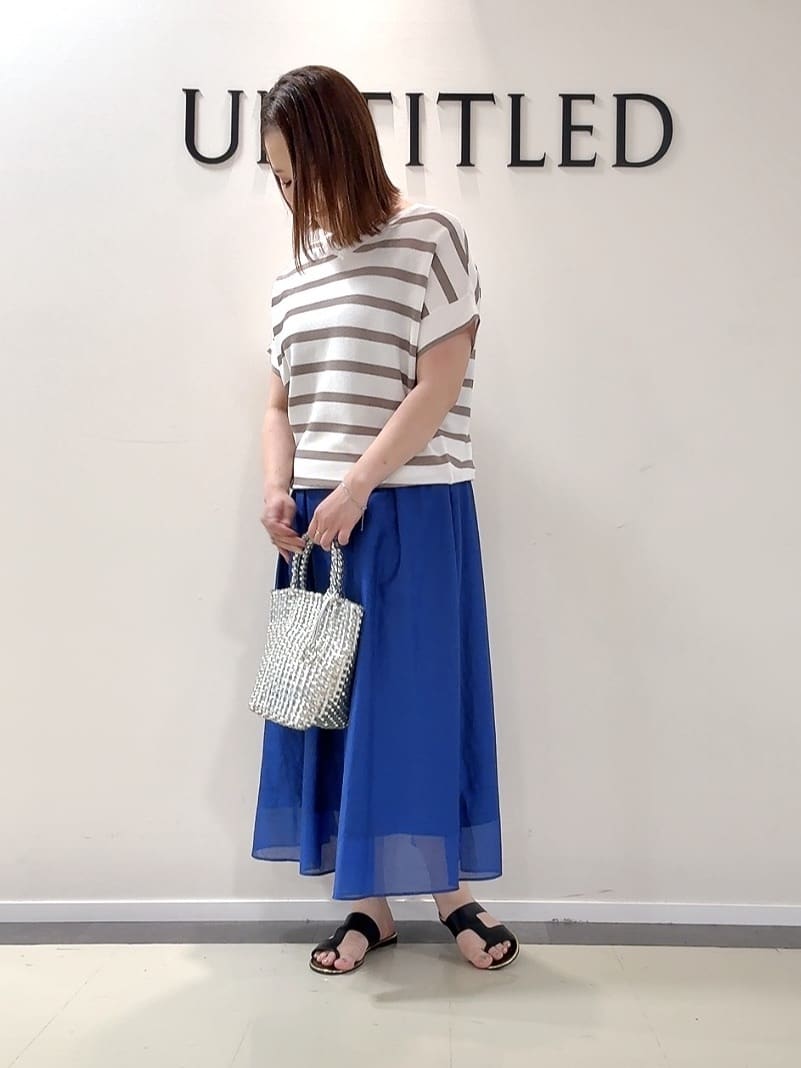YUIさんの「UNTITLED｜【後ろウエストゴム/洗える】シアーフレアースカート」を使ったコーディネート