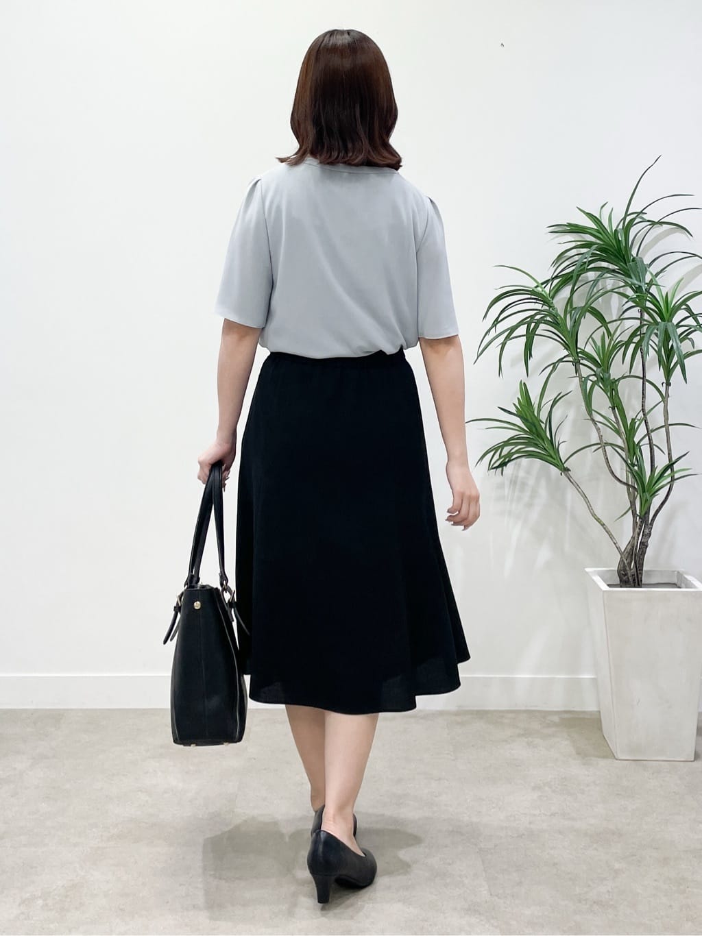 yukariさんの「Reflect｜【一枚着で着映え◎／ジャケットのインナーにも】フロント開きブラウス」を使ったコーディネート