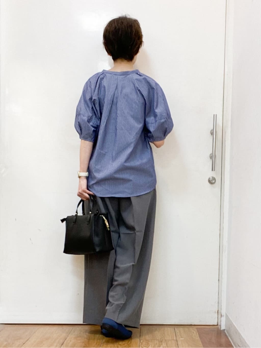 みぃさんの「SHOO･LA･RUE｜【S-LL/洗濯後しわになりにくい】ランタンスリーブで女性らしく 5分袖スキッパーブラウス」を使ったコーディネート