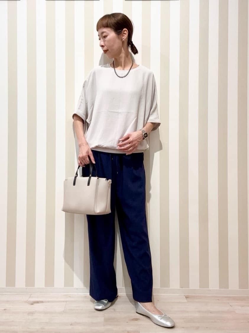 まつこさんの「SHOO･LA･RUE｜【洗濯後しわになりにくい】さらっとタッチの 5分袖ドルマンブラウス」を使ったコーディネート