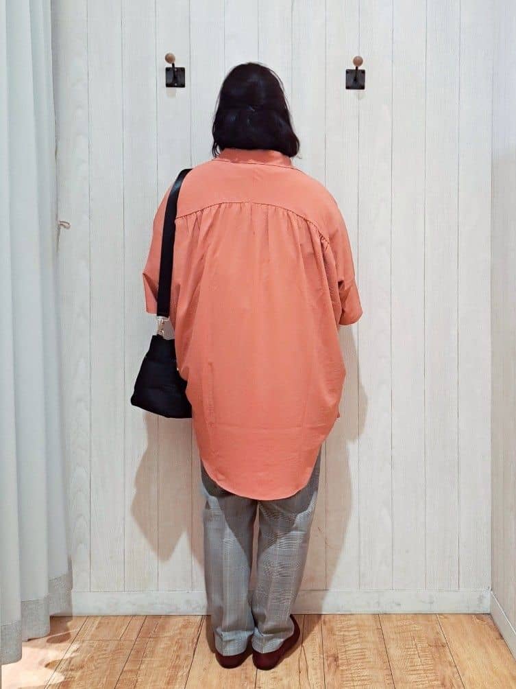 kotomiさんの「SHOO･LA･RUE｜【S-LL/体型カバー】気になる部分を隠したい大人のバックギャザーチュニック」を使ったコーディネート