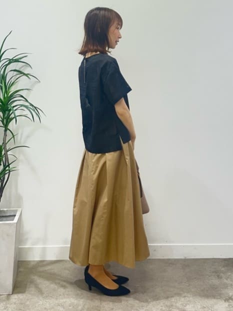 Miwaさんの「UNTITLED｜【はっ水/ナイロン/後ろウエストゴム】タスランフレアスカート」を使ったコーディネート