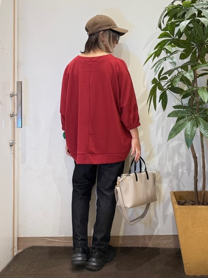 misakiさんの「SHOO･LA･RUE｜【S-LL/7分袖】ゆるシルエットが心地よい ドルマントップス」を使ったコーディネート