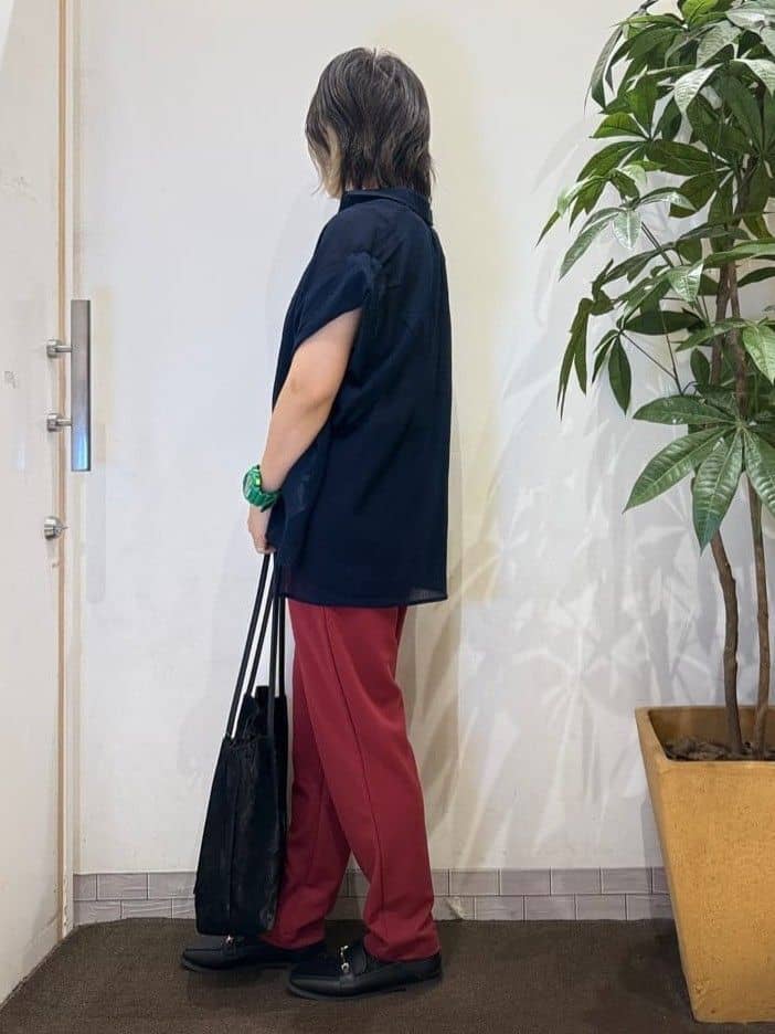 misakiさんの「SHOO･LA･RUE｜【S-LL】さらシャリコットン 上品なシアー感のデザインシャツ」を使ったコーディネート