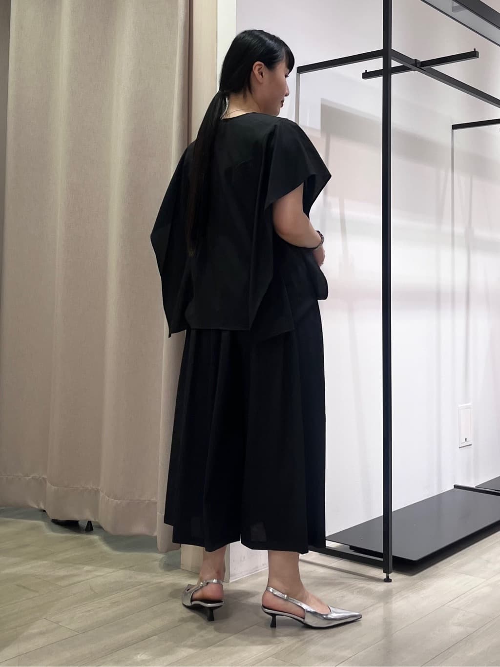hasuさんの「INDIVI｜【体型カバー】スクエアブラウス」を使ったコーディネート