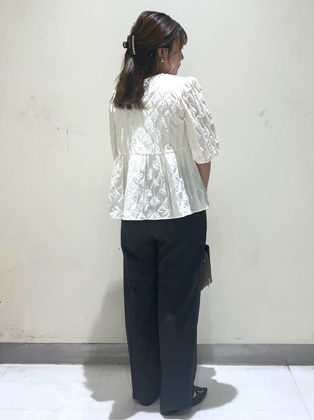 mizukiさんの「OPAQUE.CLIP｜ふくれジャカードペプラムブラウス【洗濯機洗い可】」を使ったコーディネート