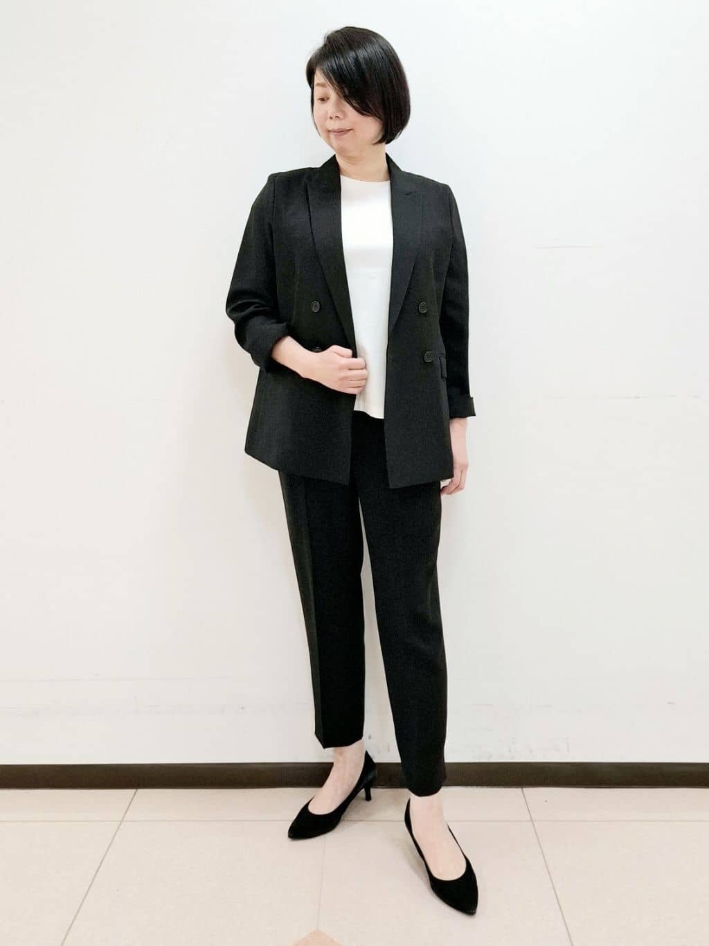 ねぎさんの「UNTITLED｜◆【接触冷感/UV/セットアップ可能】ライトウェイト タックテーパードパンツ」を使ったコーディネート
