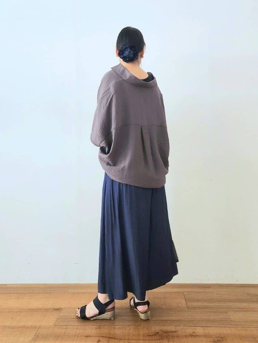 くまさんの「SHOO･LA･RUE｜【洗える/S-LL/5分袖】1枚でも羽織としても。さらさらドレープシャツ」を使ったコーディネート
