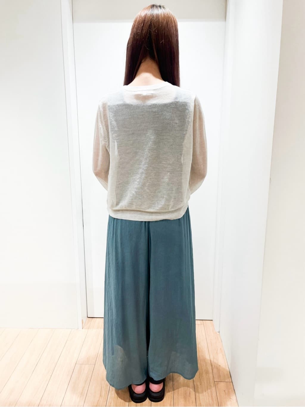 結女さんの「grove｜【雑誌掲載】洗えるシアーカーディガン」を使ったコーディネート